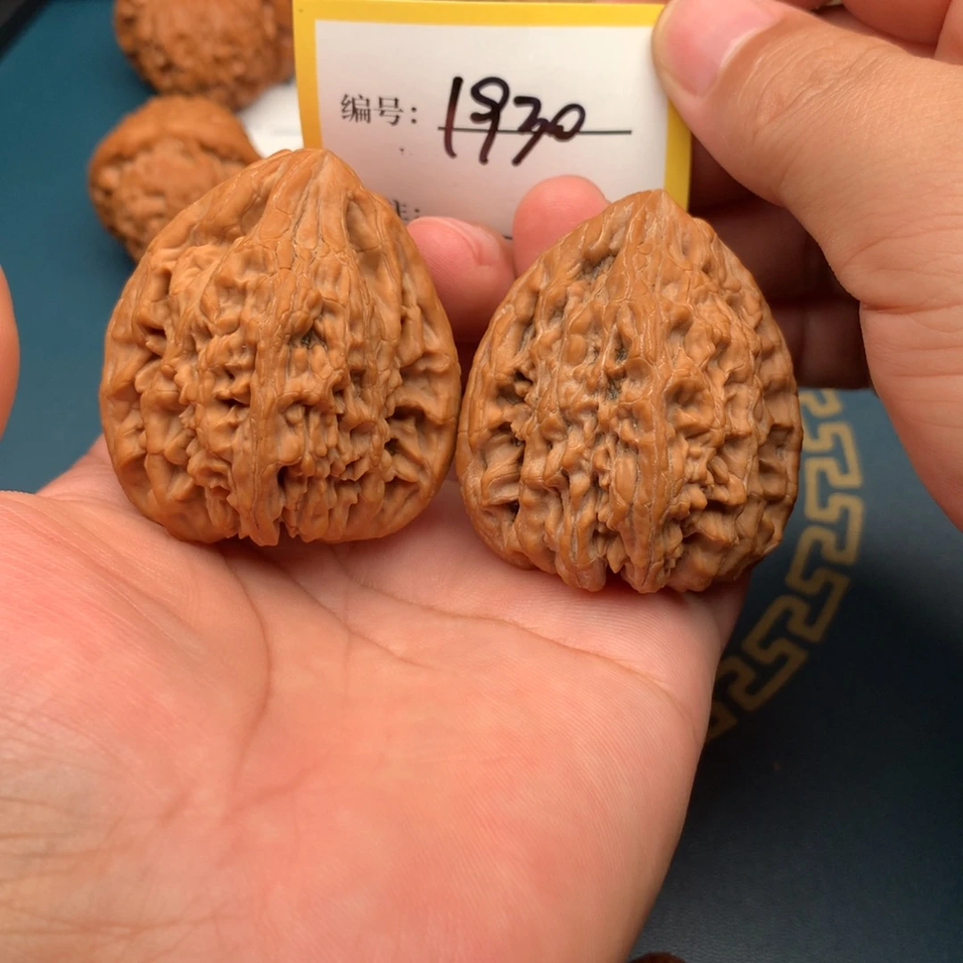 文玩核桃把件44全品虎头王1930