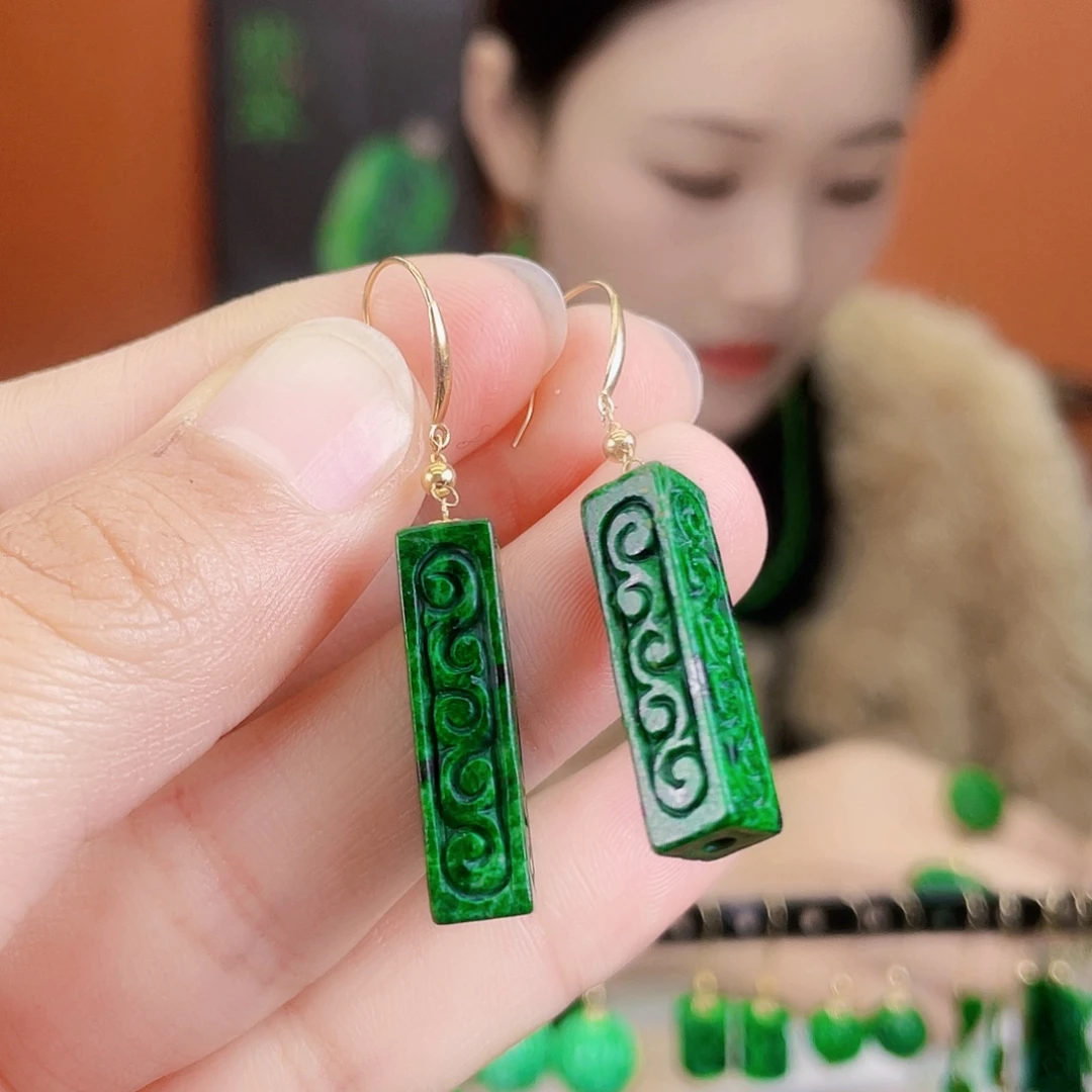 翡翠18K金镶嵌耳饰