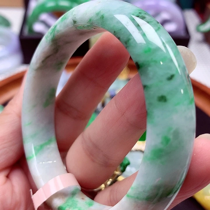 翡翠未镶嵌手镯翡翠