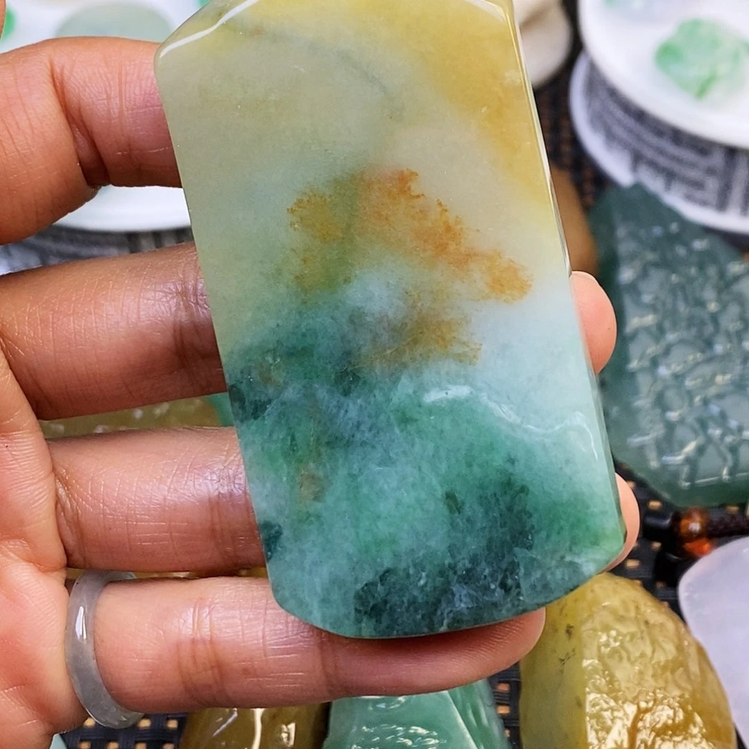 翡翠颈饰未镶嵌千*翡翠