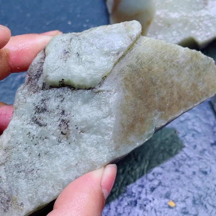 和田玉未镶嵌珠宝半成品