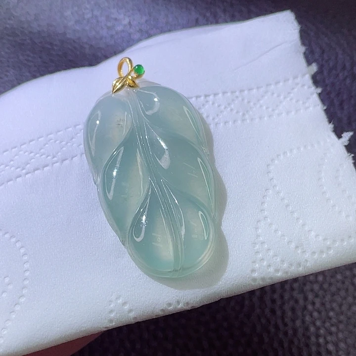 翡翠颈饰18K金镶嵌翡翠