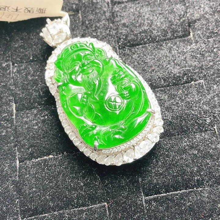 翡翠未镶嵌颈饰68