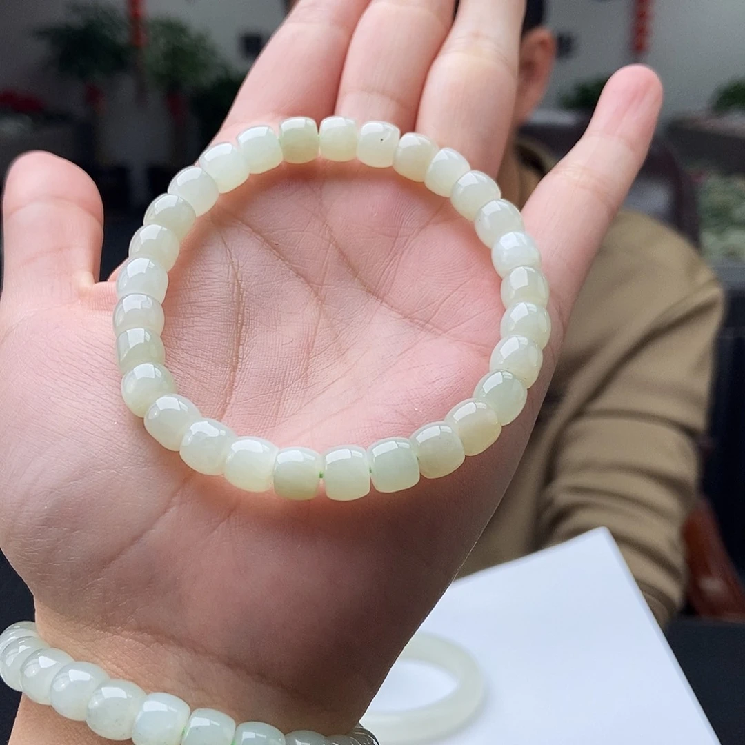 和田玉颜色多样性发拍一发一未镶嵌