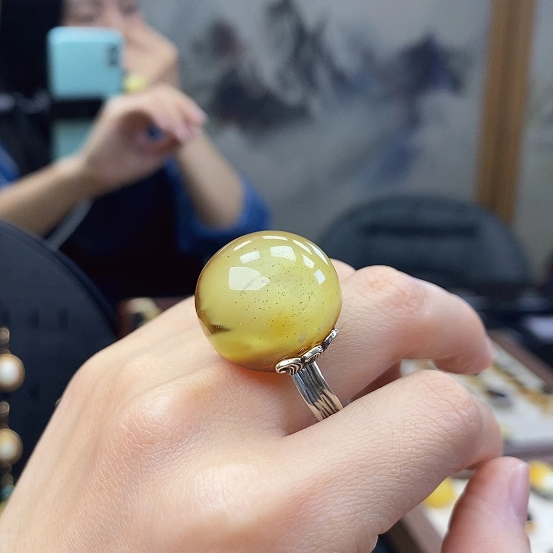 琥珀未镶嵌裸石成品