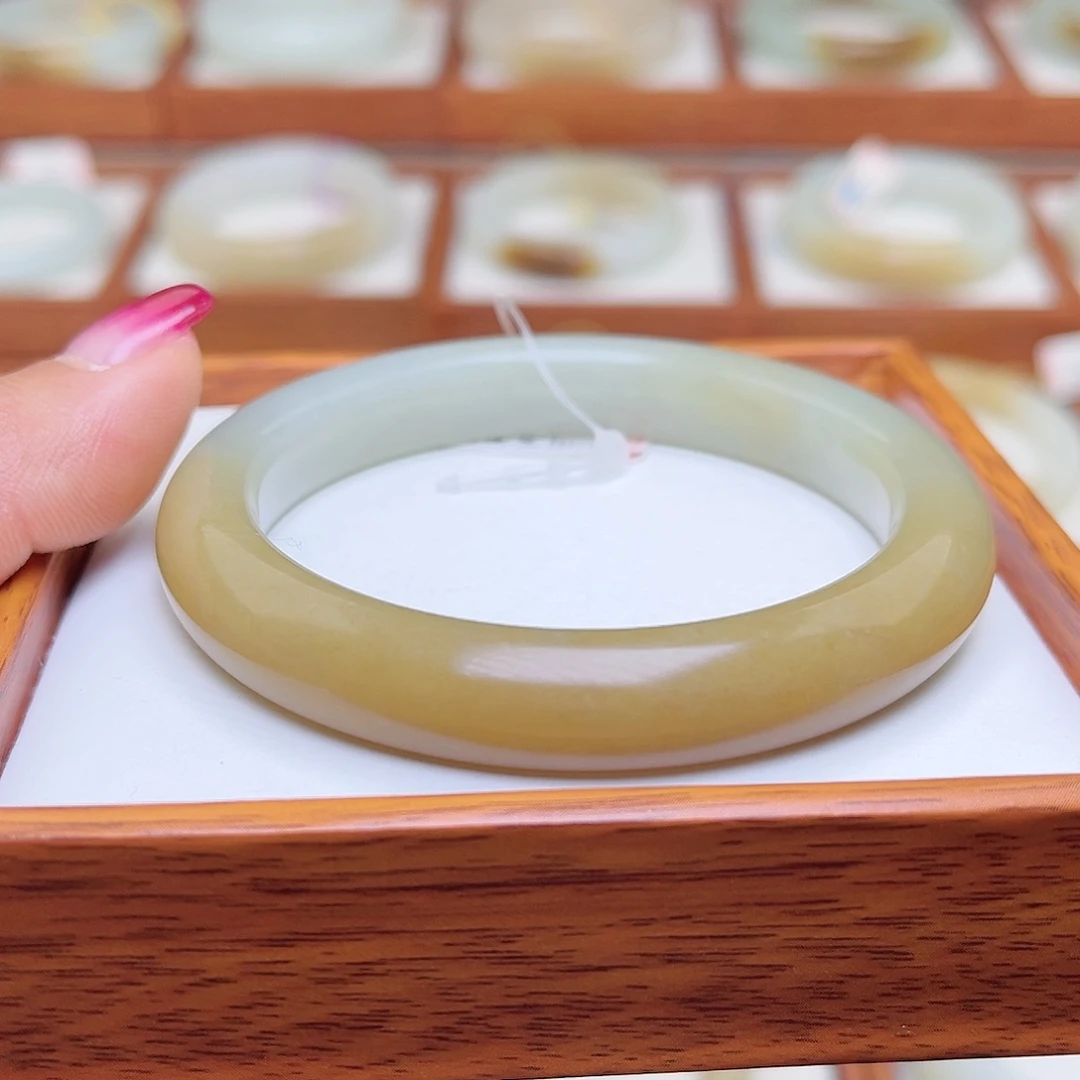 和田玉手镯未镶嵌59