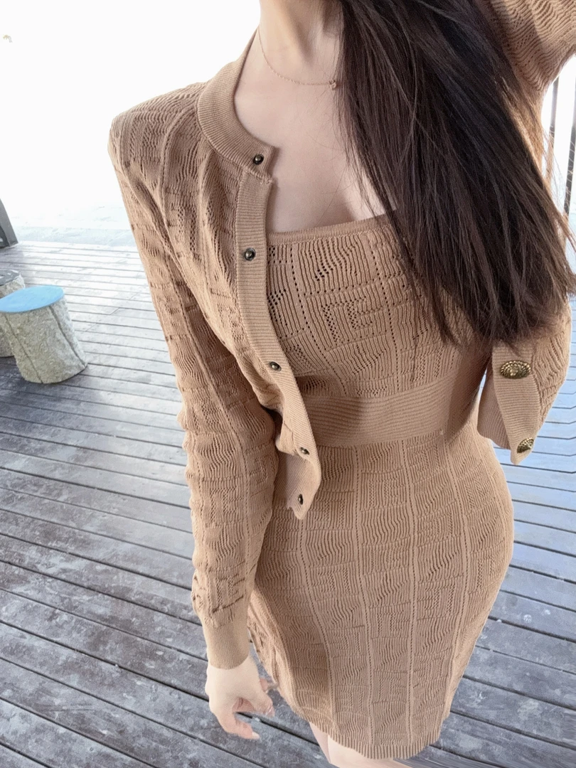 巴家连衣裙两件套