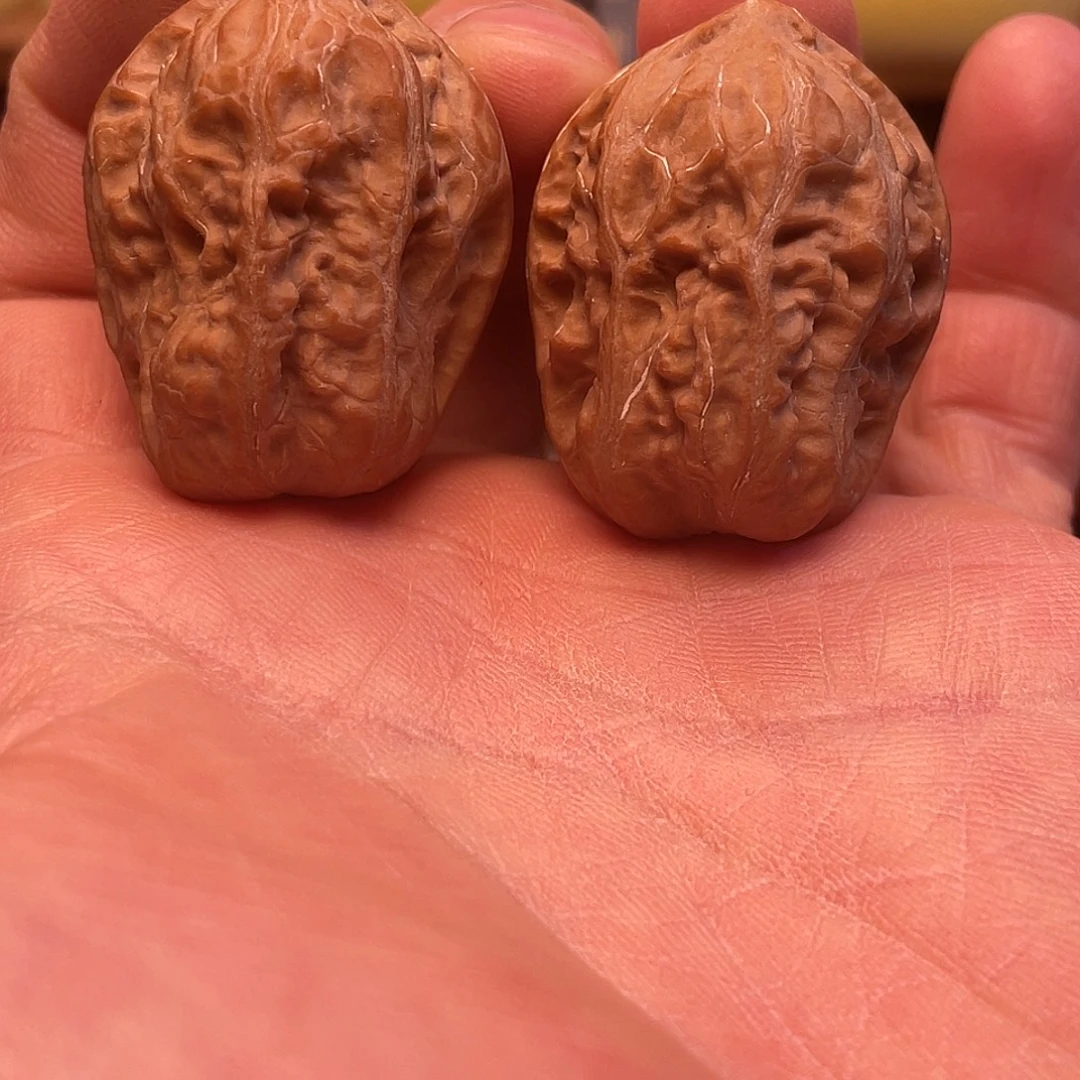 吊坠猴头核桃红皮手捻葫芦娃文玩核桃12号