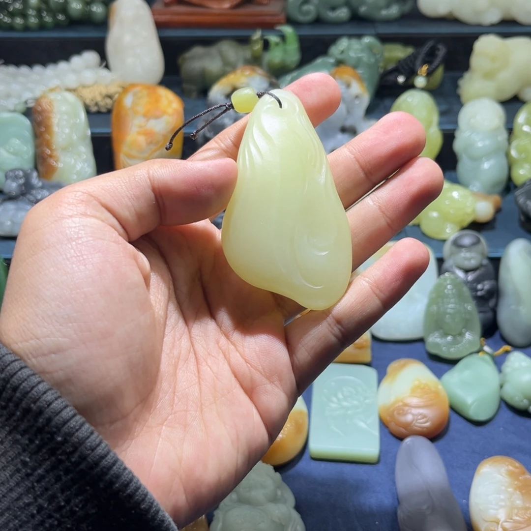 和田玉未镶嵌挂件