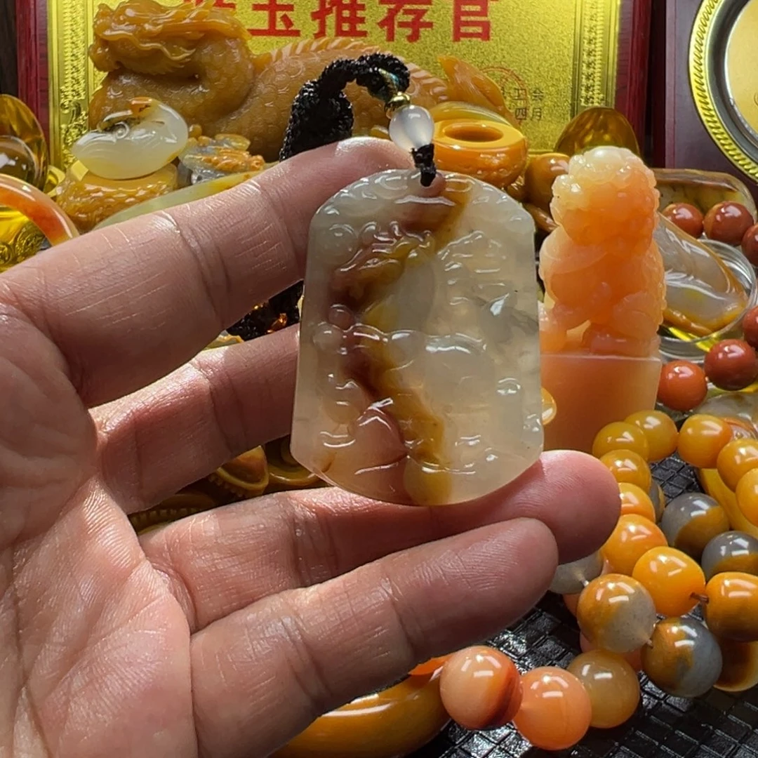 石英质玉未镶嵌颈饰