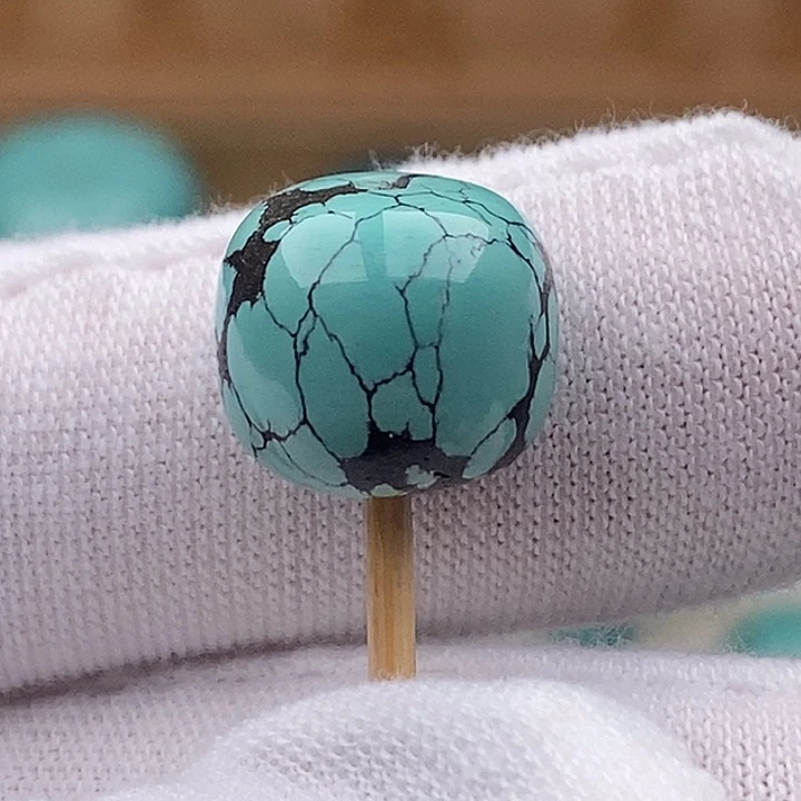 绿松石未镶嵌珠宝奇石12