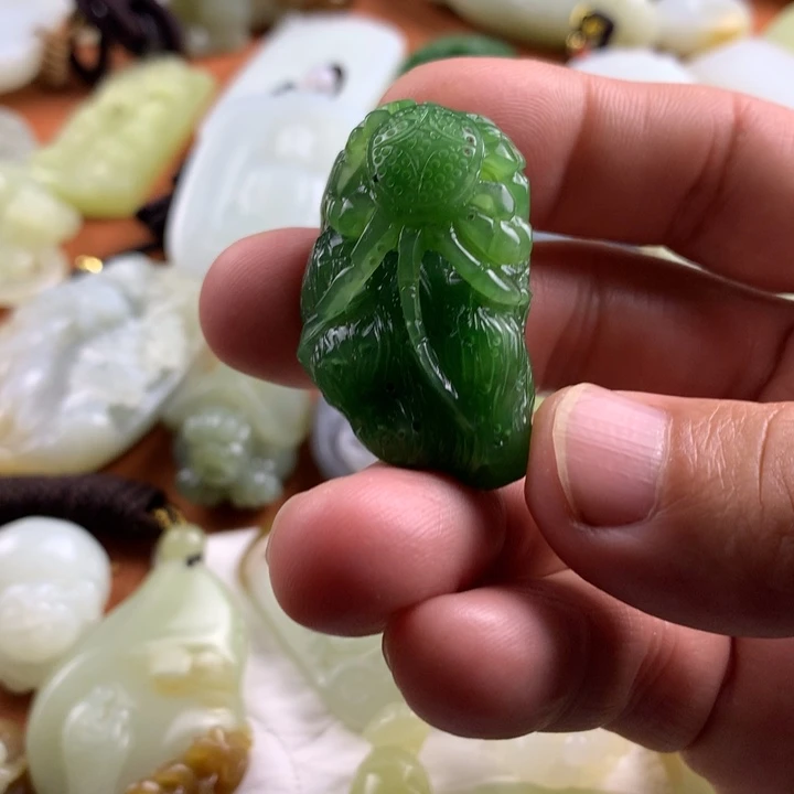 未镶嵌和田玉挂件