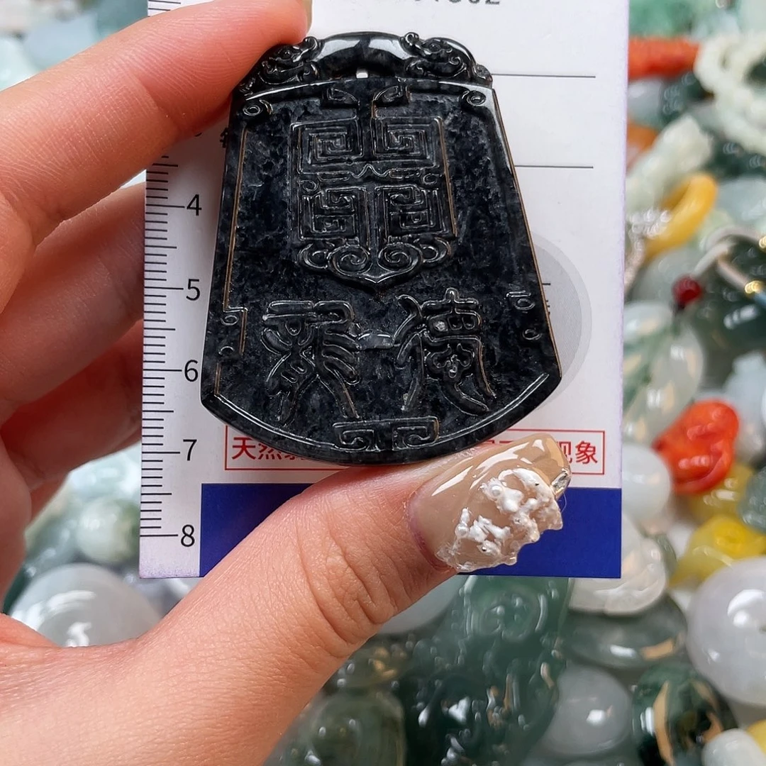 翡翠未镶嵌颈饰1502