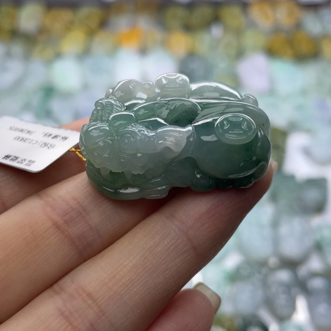 颈饰未镶嵌翡翠貔貅