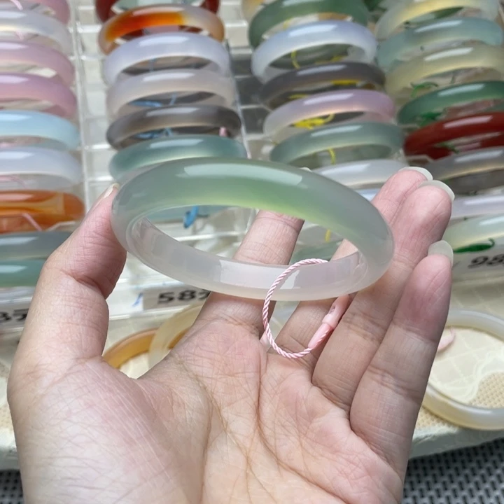 玛瑙/玉髓未镶嵌手镯56圈口