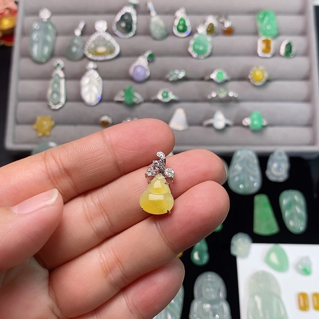 翡翠银S925镶嵌颈饰葫芦