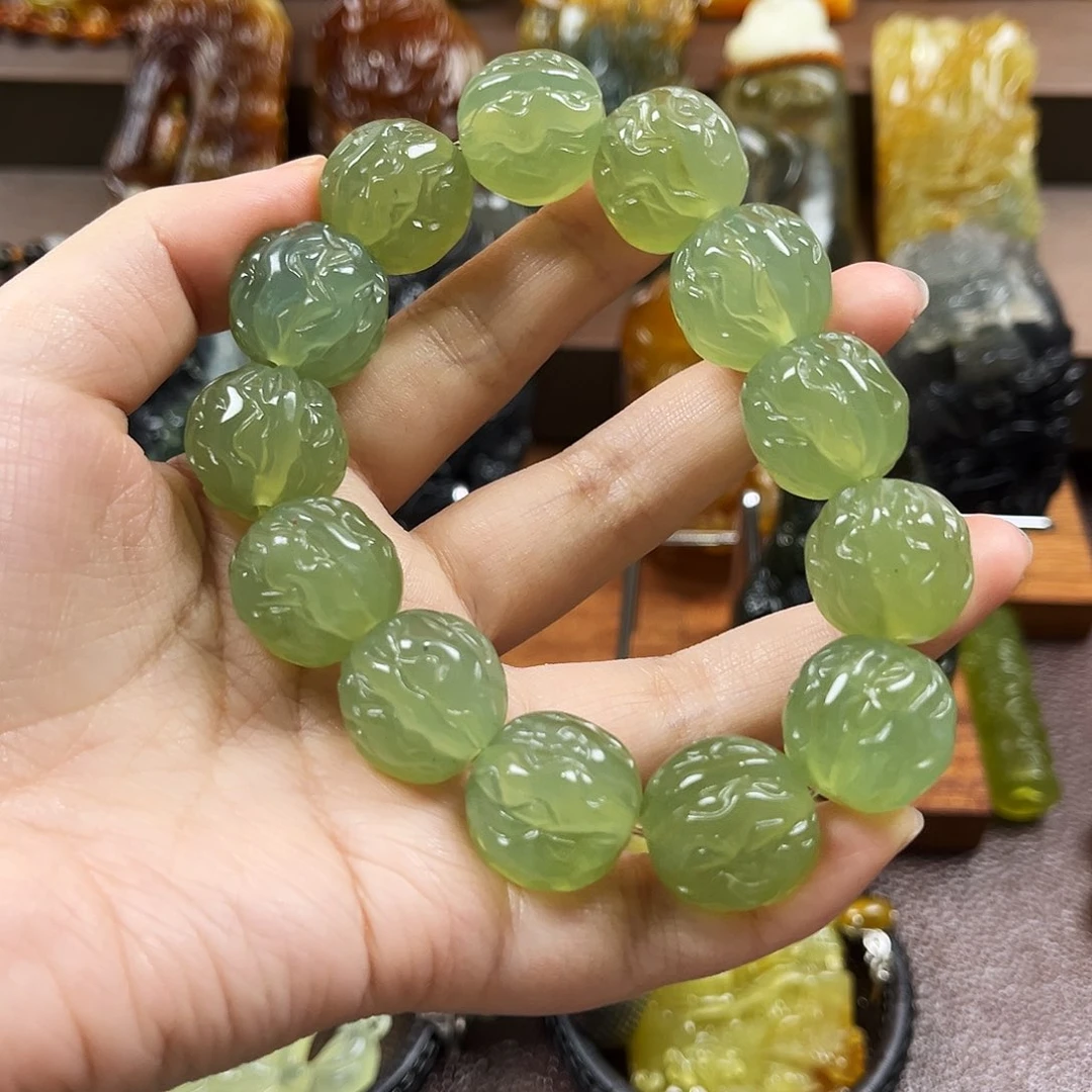 蛇纹石玉颈饰未镶嵌