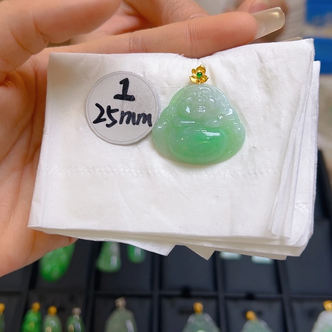 翡翠颈饰18K金镶嵌翡翠