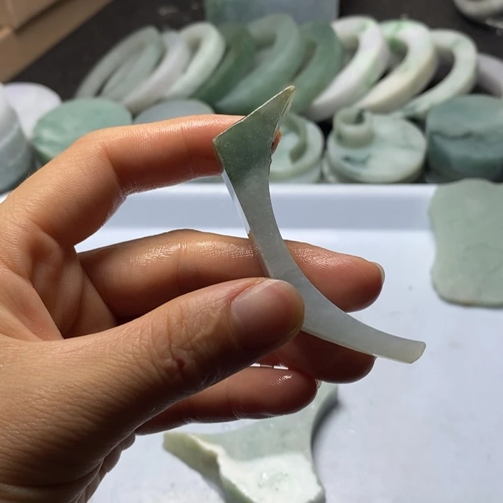 翡翠裸石翡翠边角料