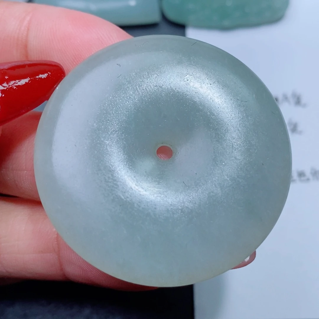 定制翡翠吊坠未镶嵌