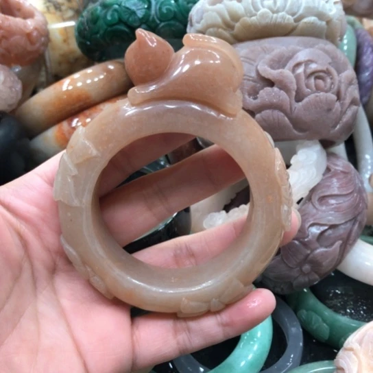 石英质玉手镯未镶嵌清*
