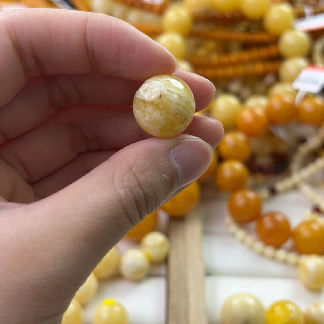 琥珀珠宝奇石未镶嵌