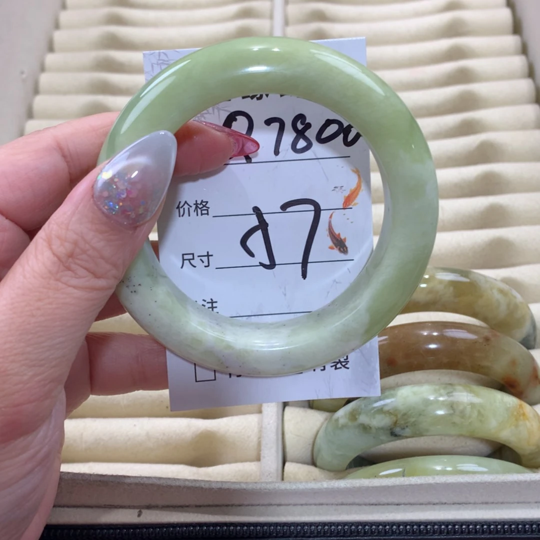 【闪购商品】未镶嵌蛇纹石玉手镯