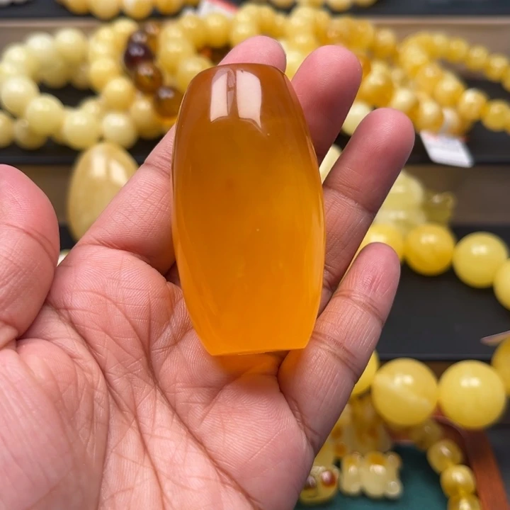 琥珀未镶嵌珠宝奇石M218号鸡油红桶珠