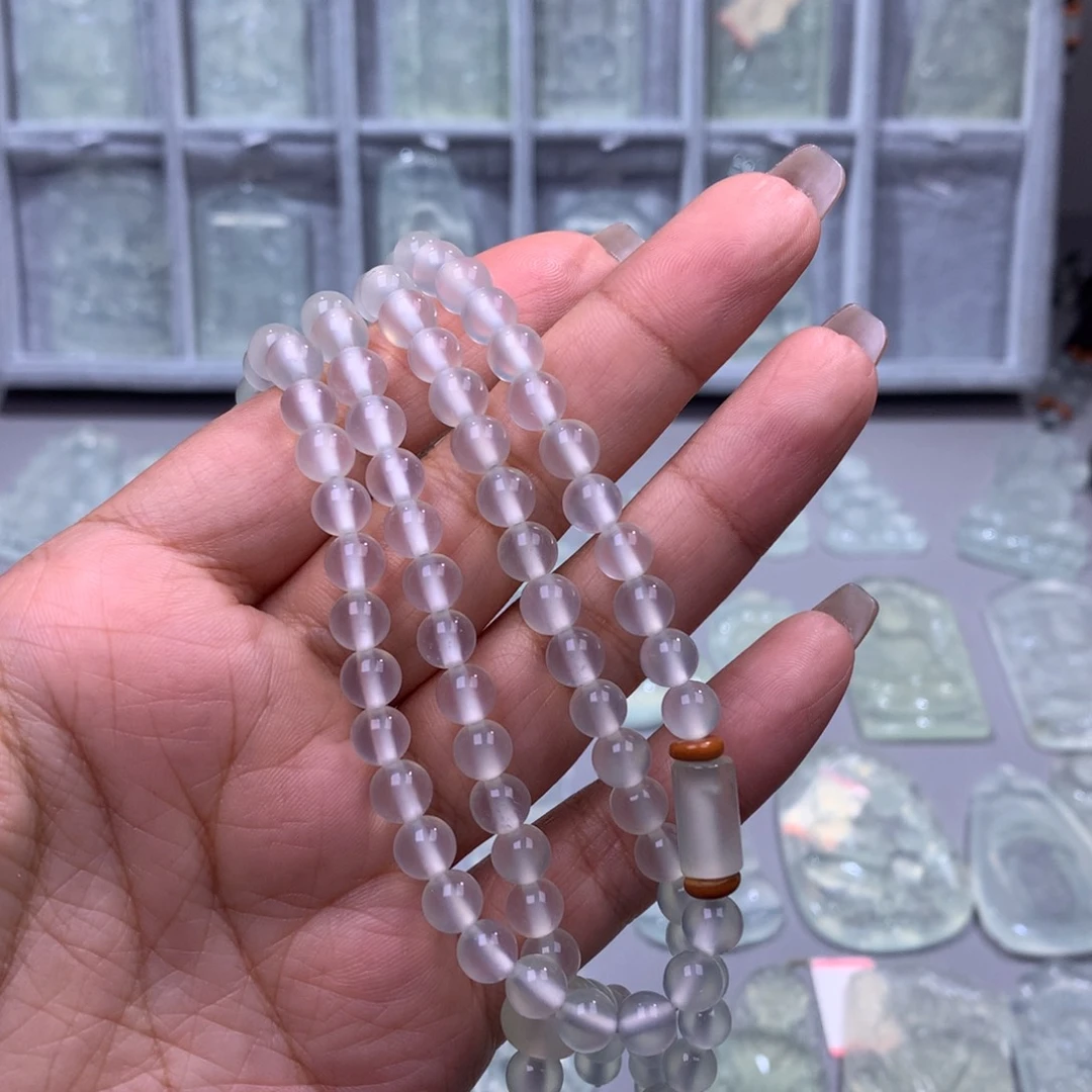 蛇纹石玉颈饰未镶嵌在***月