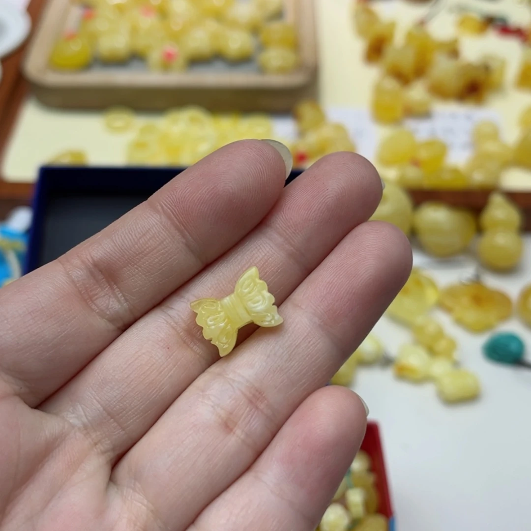 【闪购商品】蜜蜡裸石未镶嵌配饰