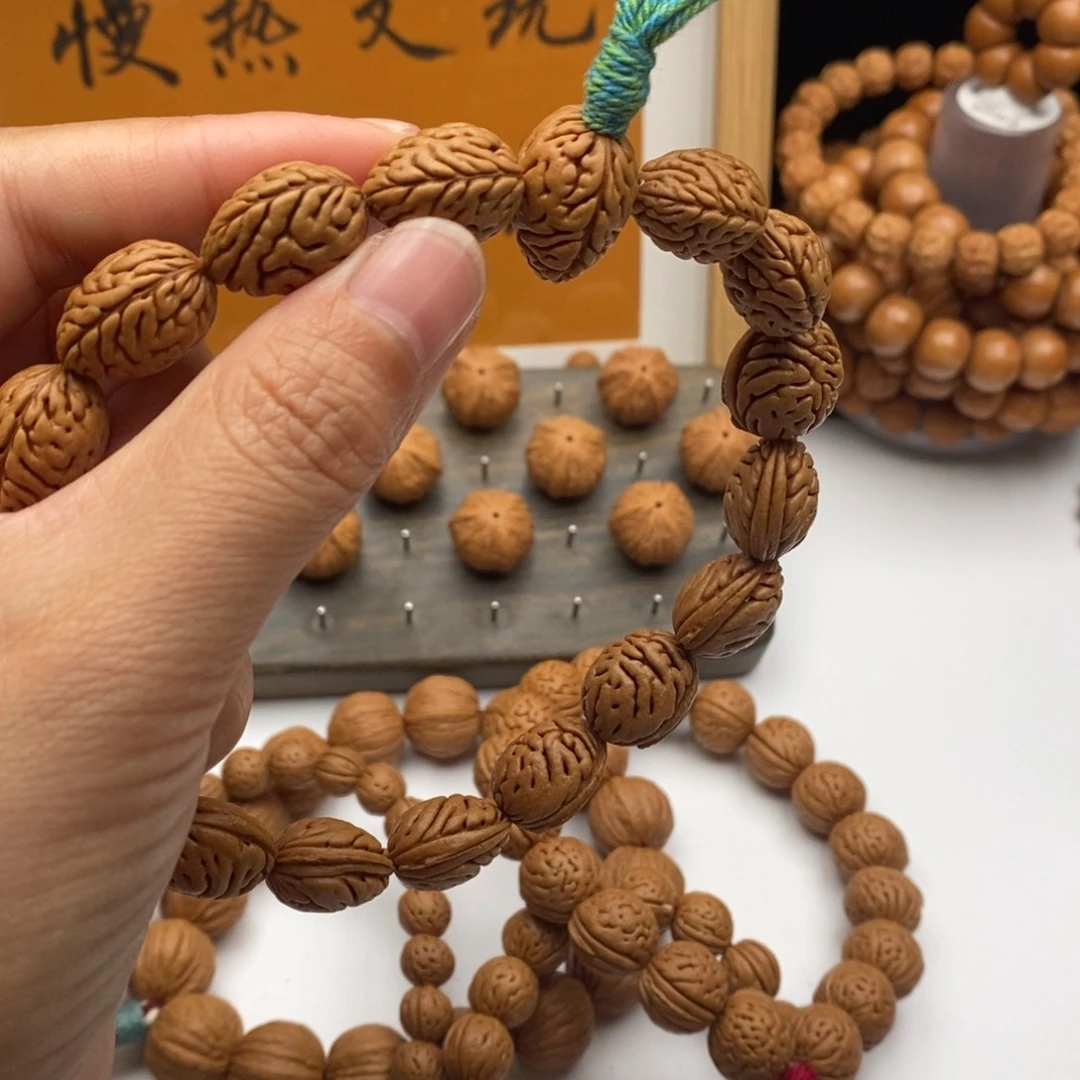 吊坠猴头核桃。猴头