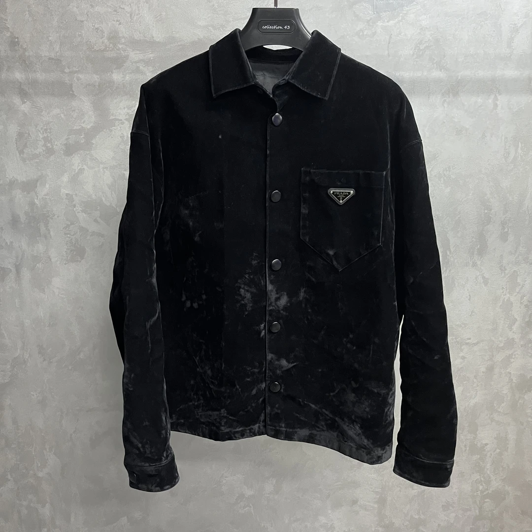 99新 Prada/普拉达 黑色纯色金属三角形徽标长袖防晒衬衫/M码