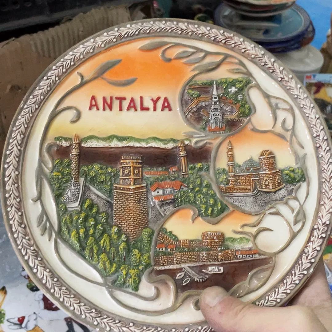 摆件 磕碰。 封釉。