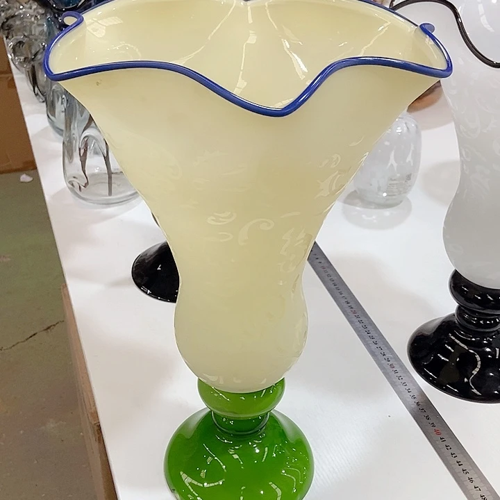 琉璃花瓶高度40厘米左右28厘米