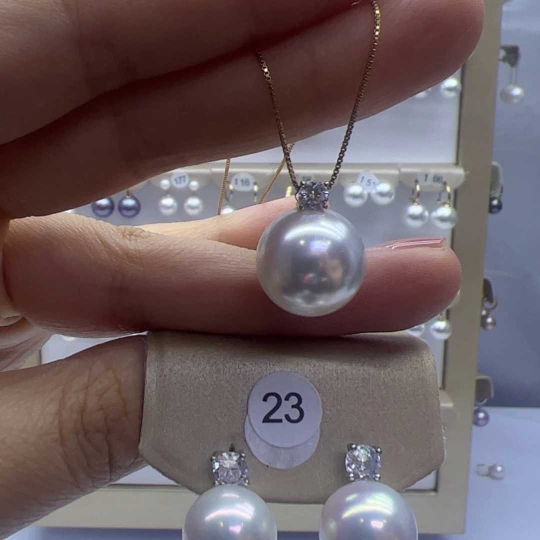 淡水珍珠吊坠(赠链)18K金镶嵌