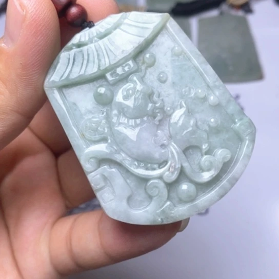 翡翠未镶嵌颈饰翡翠