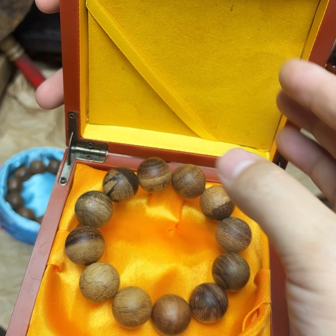 大叶紫檀（黑酸枝木类）