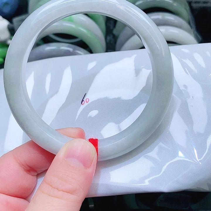 翡翠未镶嵌手镯502