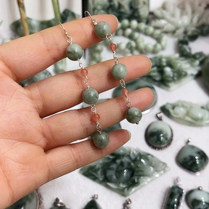 透闪石-蛇纹石玉未镶嵌耳环