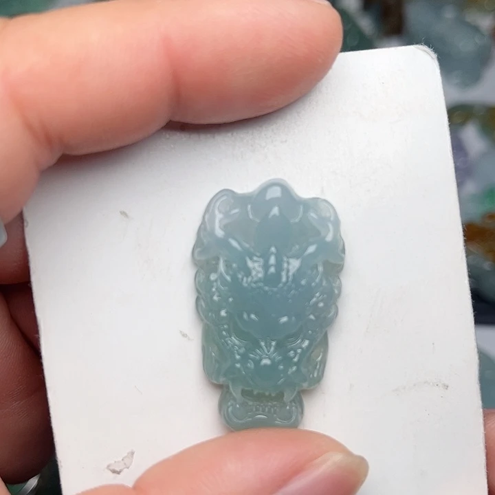 翡翠颈饰未镶嵌龙头