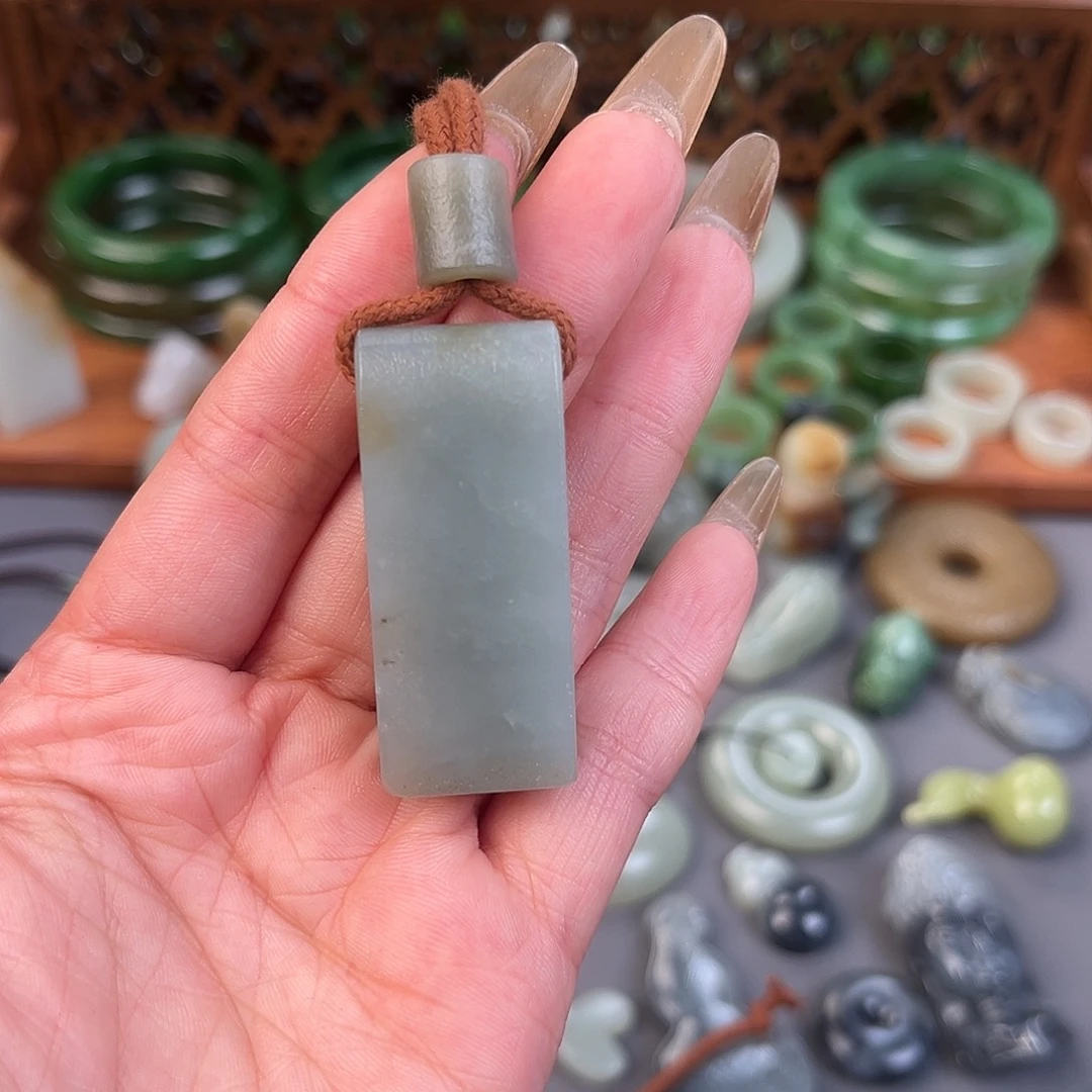 和田玉（糖玉）未镶嵌颈饰