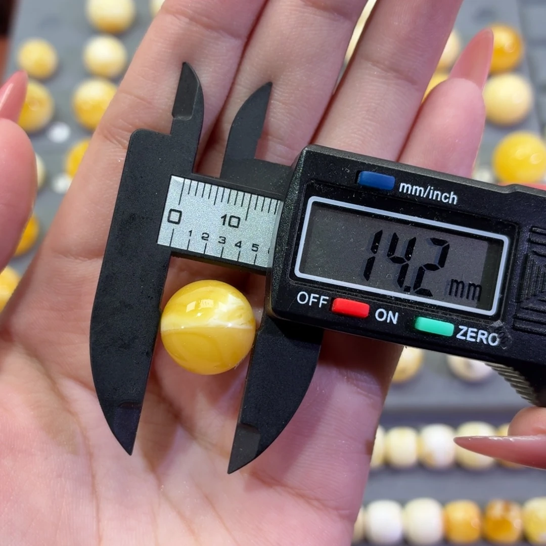 琥珀未镶嵌裸石圆珠