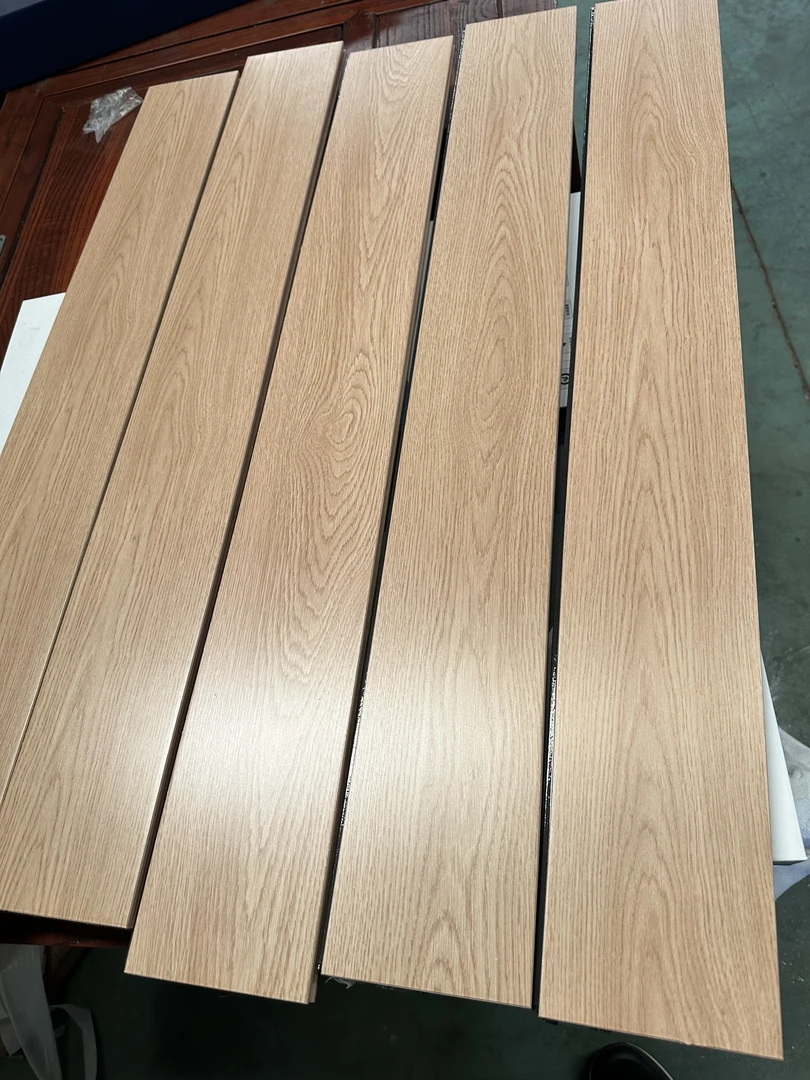 橡木纹实木地板工厂全新正品木地板