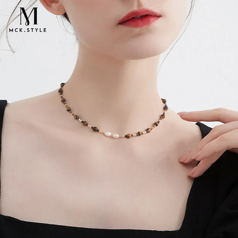 美拉德棕色项链女款2025年新款高级感轻奢复古珍珠颈链送女友礼物