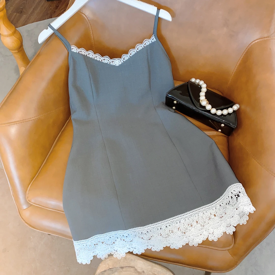 洋气蕾丝花边收腰显瘦吊带连衣裙