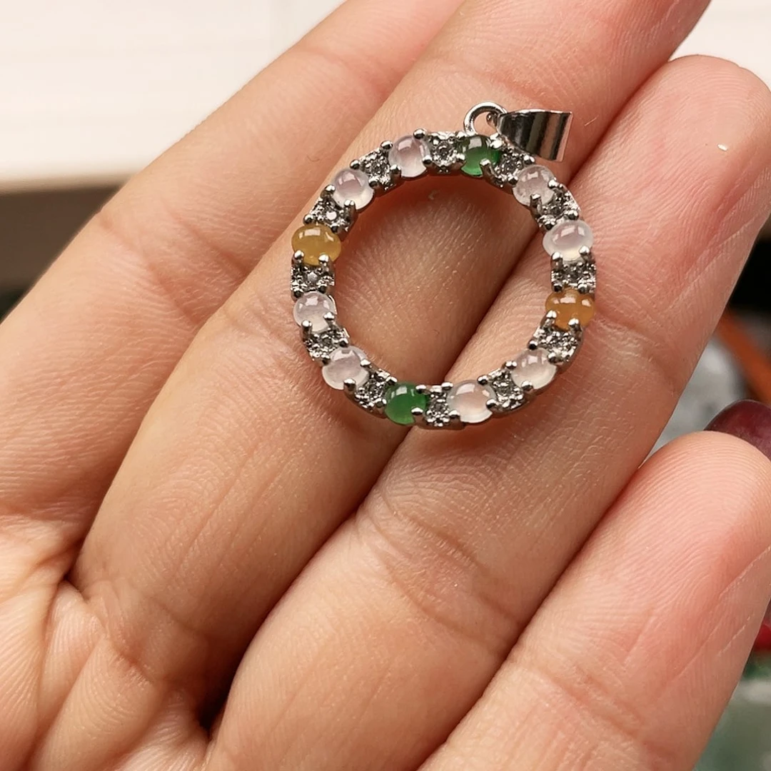 翡翠颈饰未镶嵌翡翠