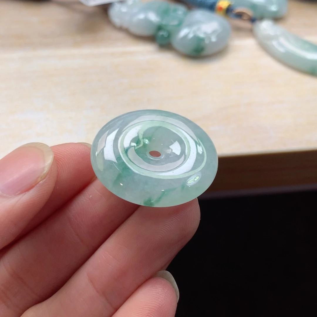 翡翠未镶嵌颈饰吊坠