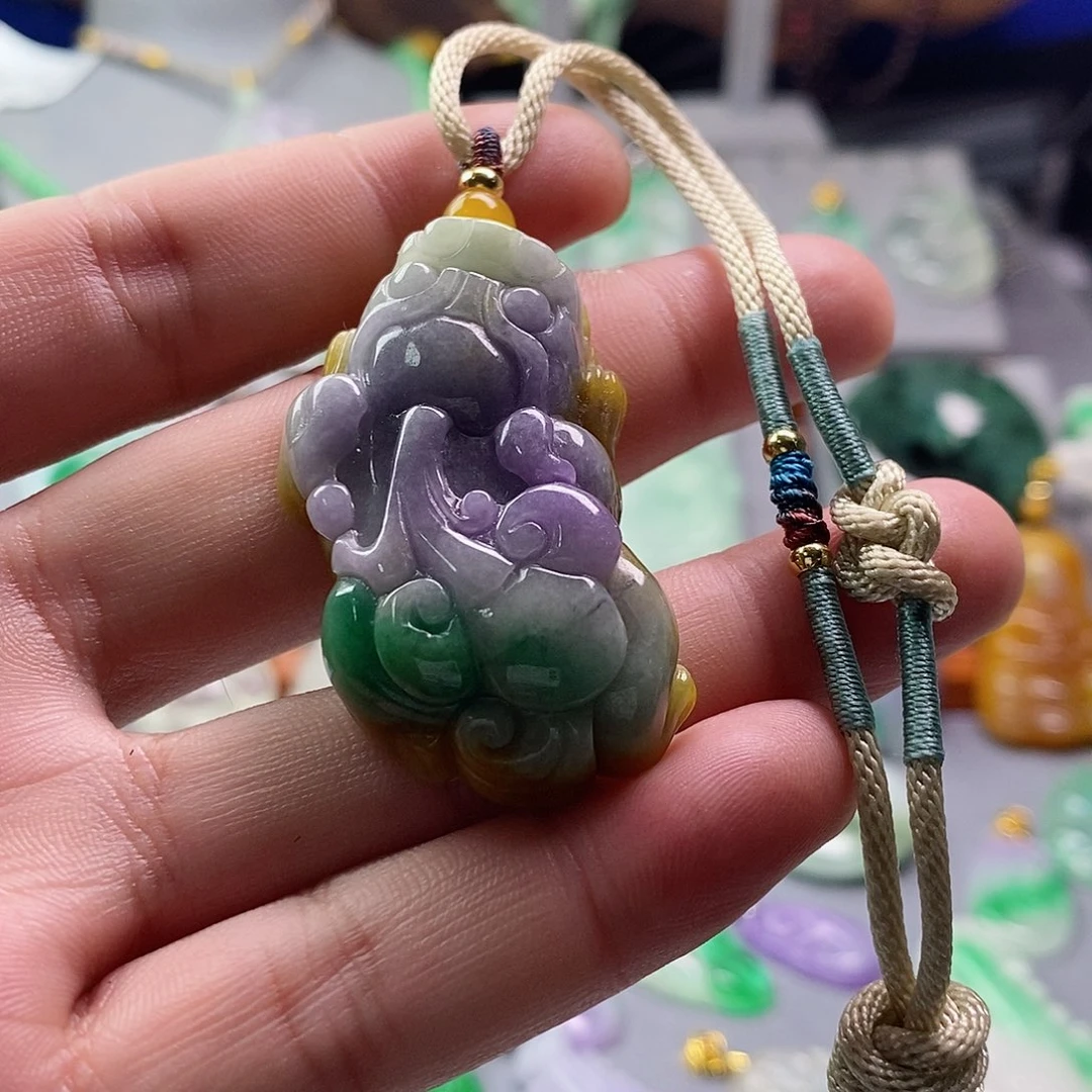 翡翠未镶嵌吊坠(赠链)