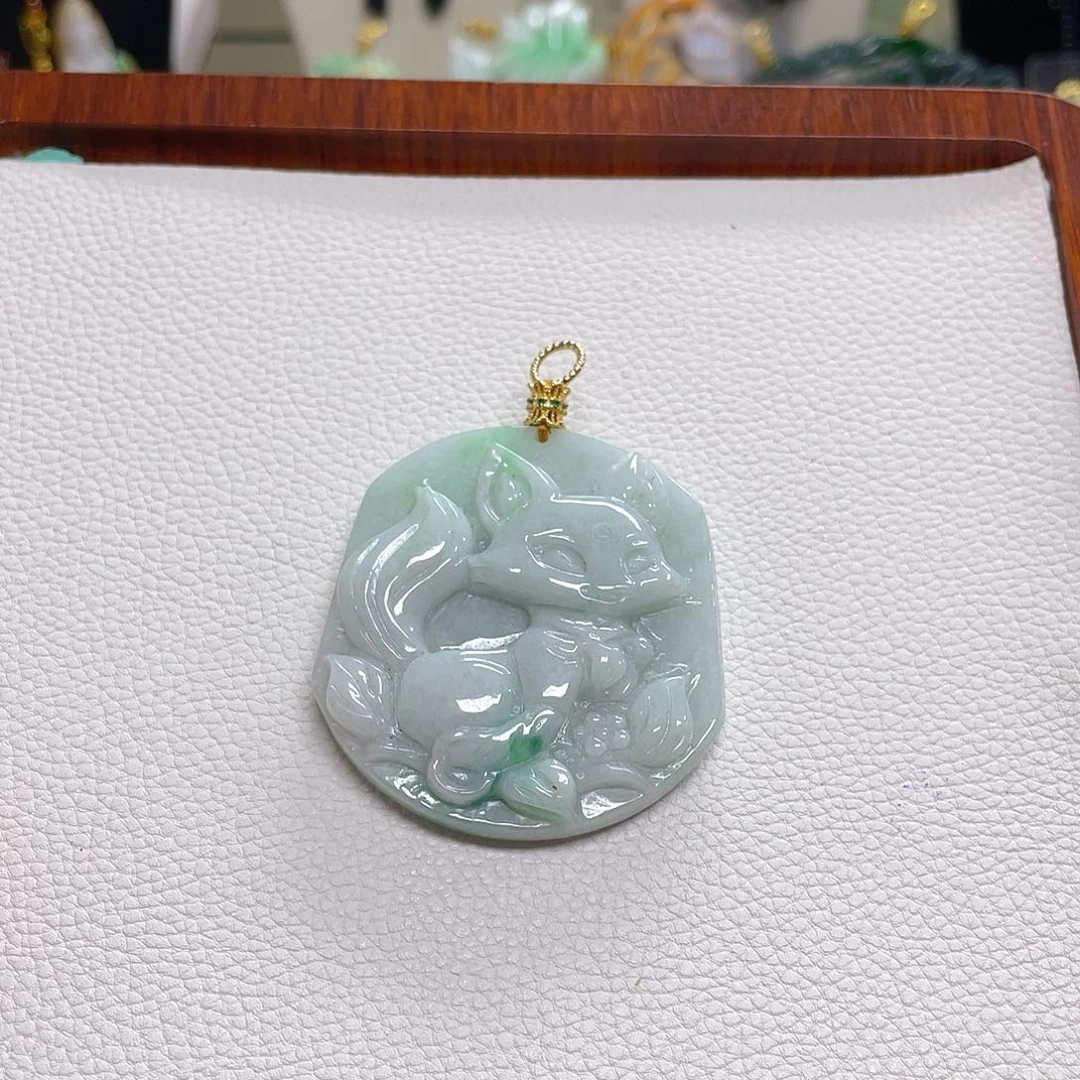 翡翠未镶嵌颈饰翡翠狐狐吊坠