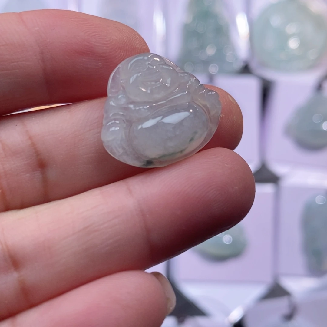 翡翠未镶嵌颈饰佛